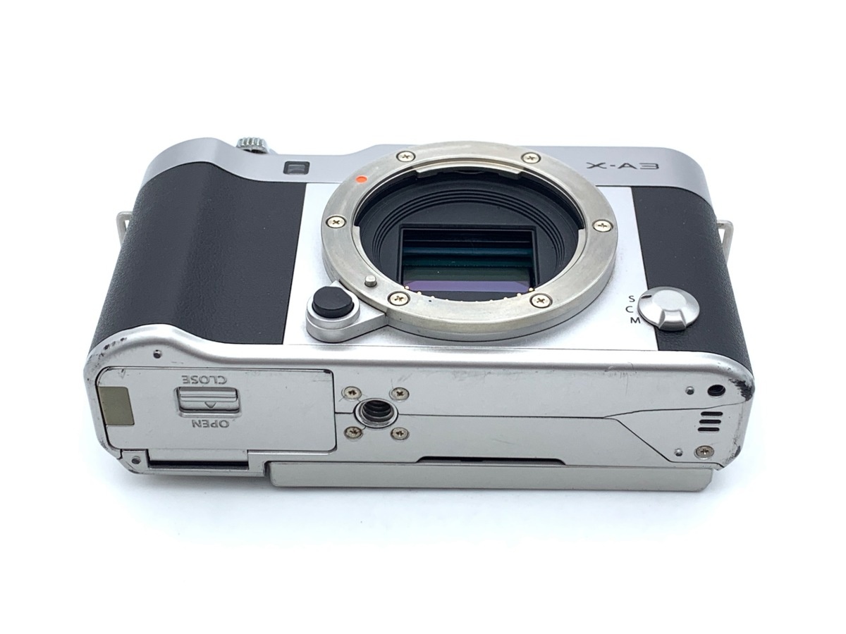 フジフイルム X-A3 ボディ シルバー