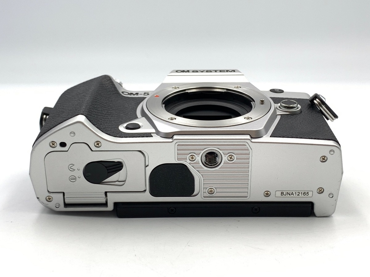 OM SYSTEM OM-5 ボディ シルバー