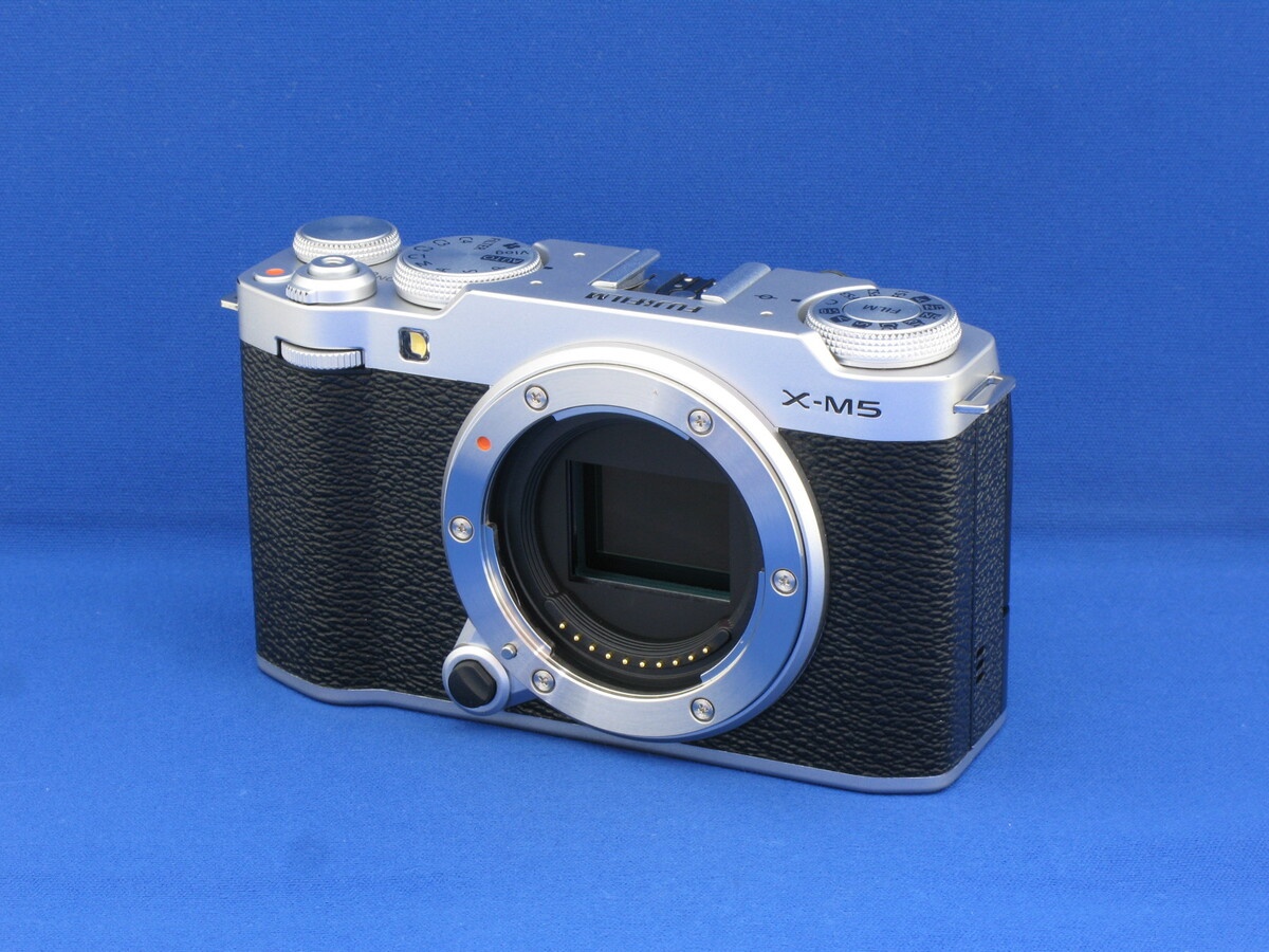フジフイルム X-M5 ボディ シルバー