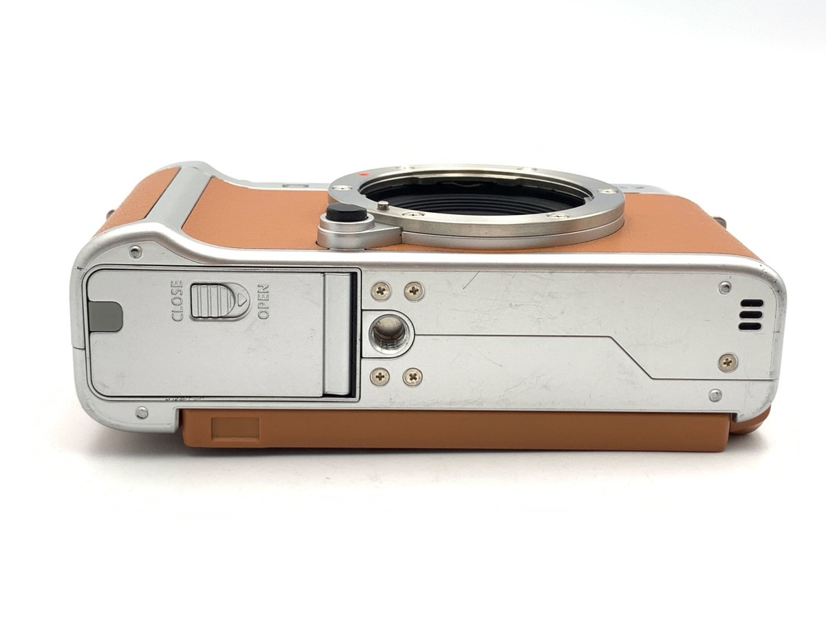 フジフイルム X-A7 ボディ キャメル