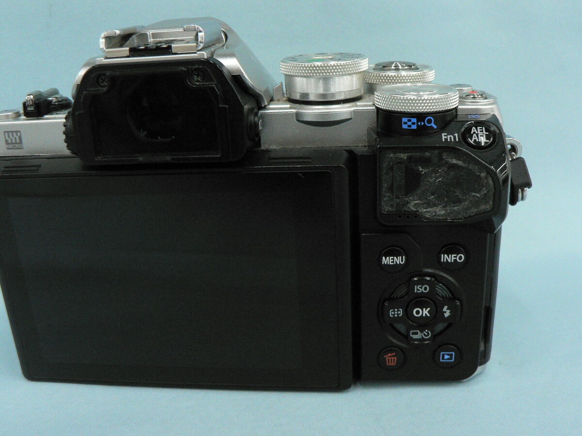 オリンパス OM-D E-M10 MarkIII ボディ シルバー