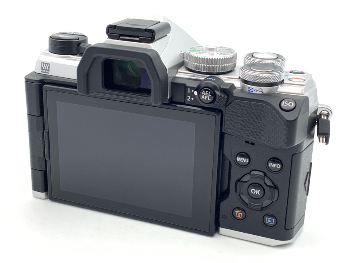 OM SYSTEM OM-5 ボディ シルバー