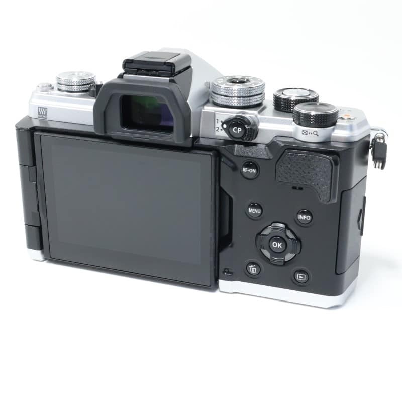 OM SYSTEM OM-3 ボディー シルバー