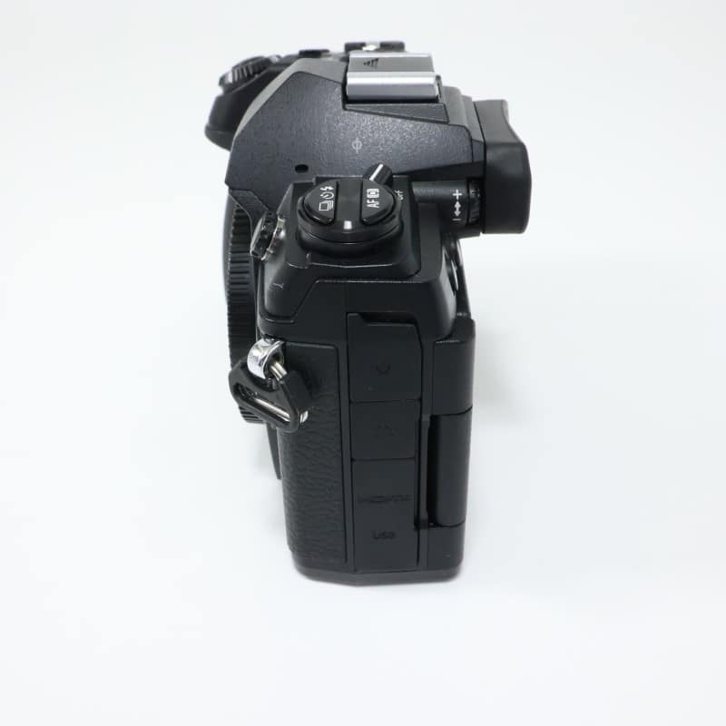 OM-D E-M1 Mark III ボディー