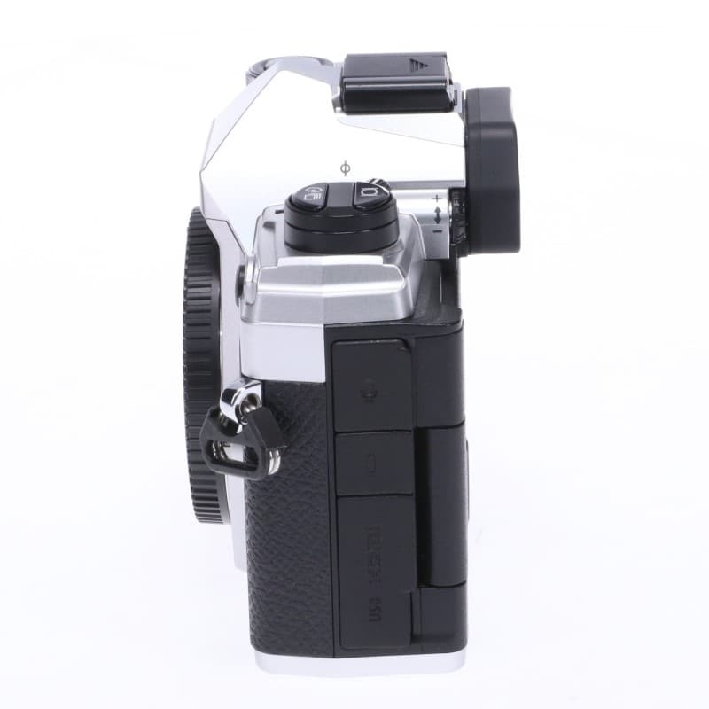 OM SYSTEM OM-5 ボディー シルバー