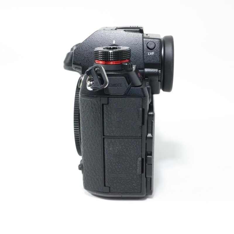 LUMIX S1R ボディ DC-S1R-K