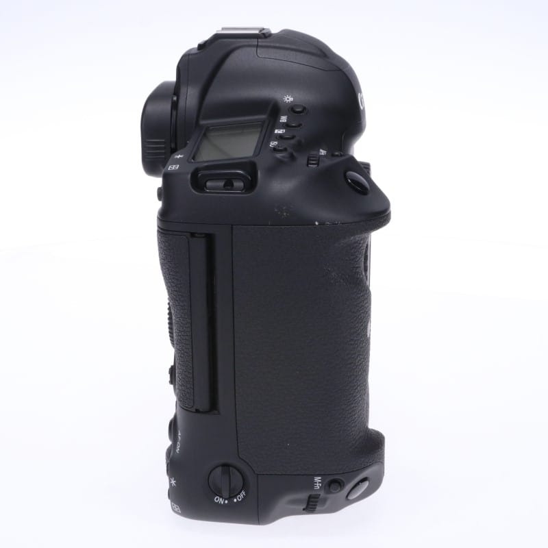 EOS-1D X Mark III ボディー