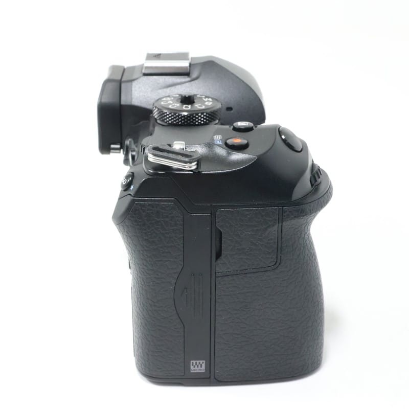 OM SYSTEM OM-1 ボディー