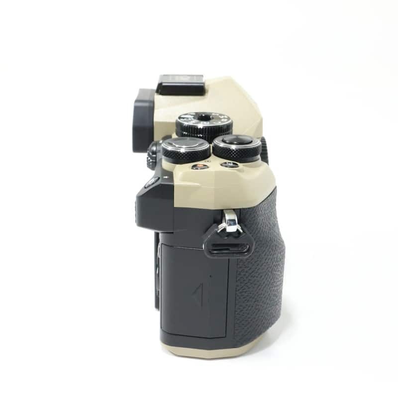 OM SYSTEM OM-5 Mark II ボディー サンドベージュ