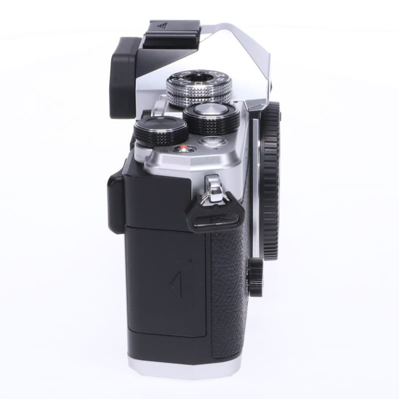 OM SYSTEM OM-3 ボディー シルバー