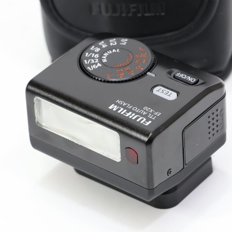 クリップオンフラッシュ EF-X20