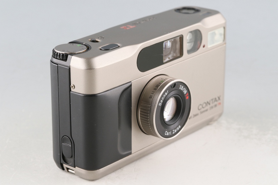 Contax T2 35mm Point & Shoot Film Camera #58957D5