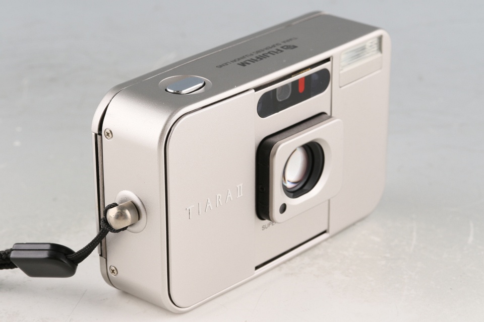 Fujifilm Tiara II 35mm Point & Shoot Film Camera #60414D5