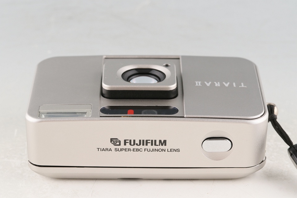 Fujifilm Tiara II 35mm Point & Shoot Film Camera #60414D5