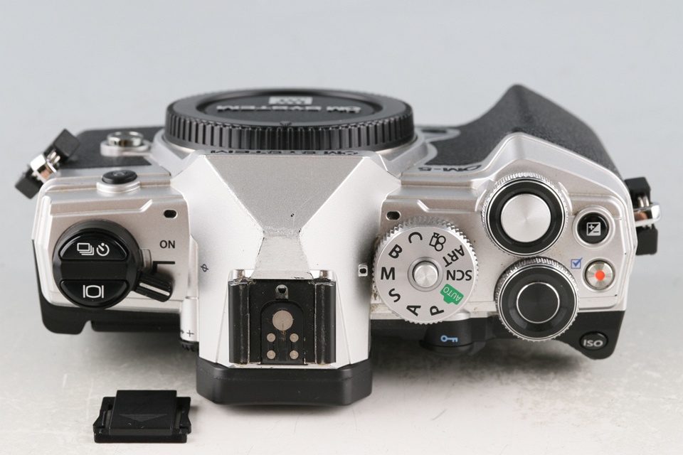 Olympus OM System OM-5 Mirrorless Digital Camera #60455E2