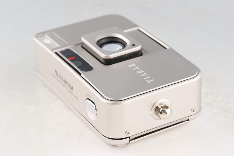 Fujifilm Tiara II 35mm Point & Shoot Film Camera #60505L7