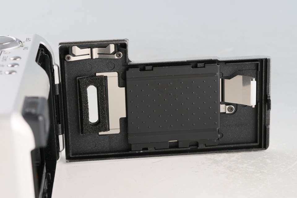 Pentax Espio 120SW 35mm Point & Shoot Film Camera #60552G11