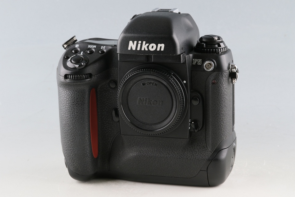 Nikon F5 35mm SLR Film Camera #60584E4