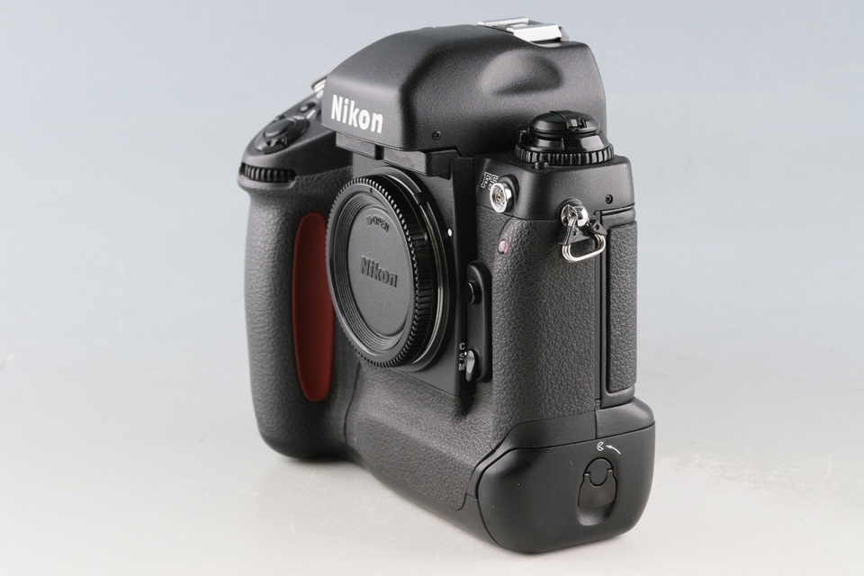 Nikon F5 35mm SLR Film Camera #60584E4