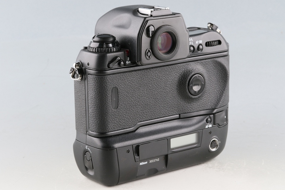 Nikon F5 35mm SLR Film Camera #60584E4