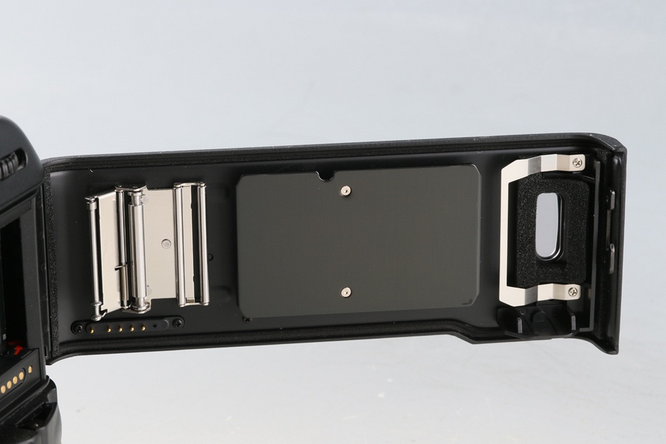 Nikon F5 35mm SLR Film Camera #60584E4