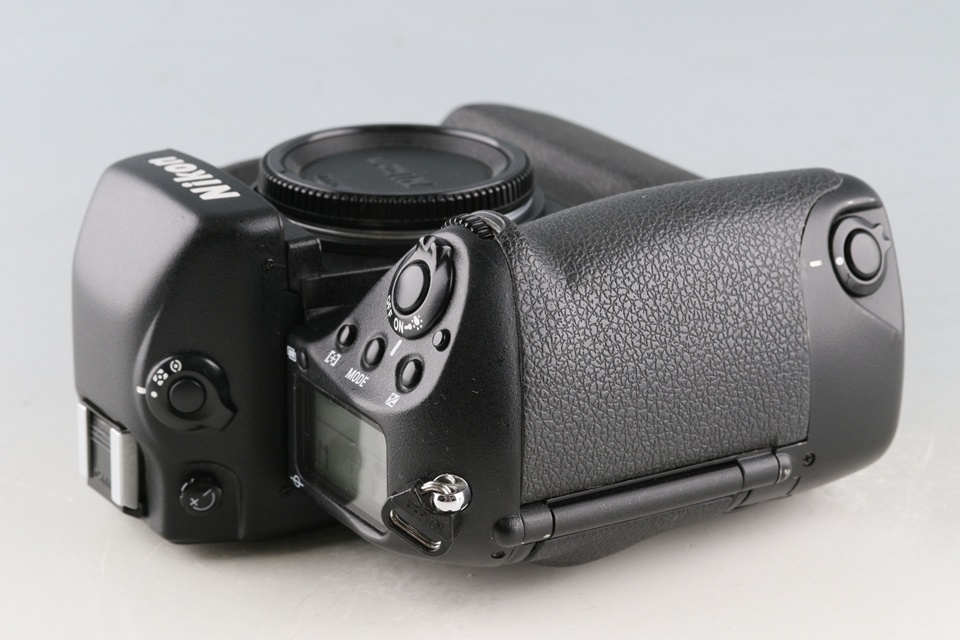 Nikon F5 35mm SLR Film Camera #60584E4