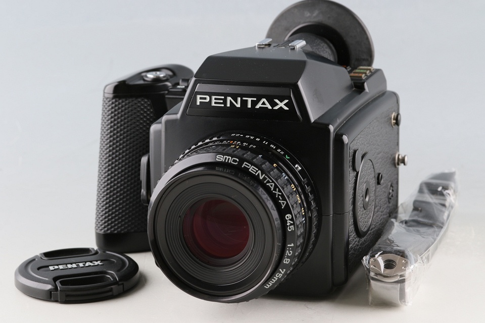 Pentax 645 + SMC Pentax-A 645 75mm F/2.8 Lens #60849F2