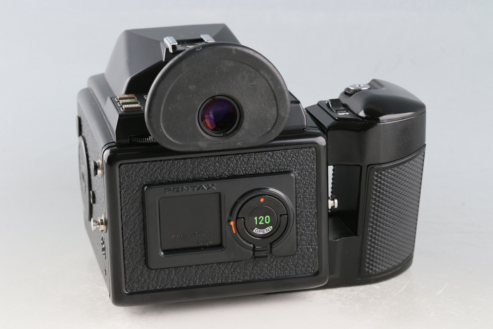 Pentax 645 + SMC Pentax-A 645 75mm F/2.8 Lens #60849F2