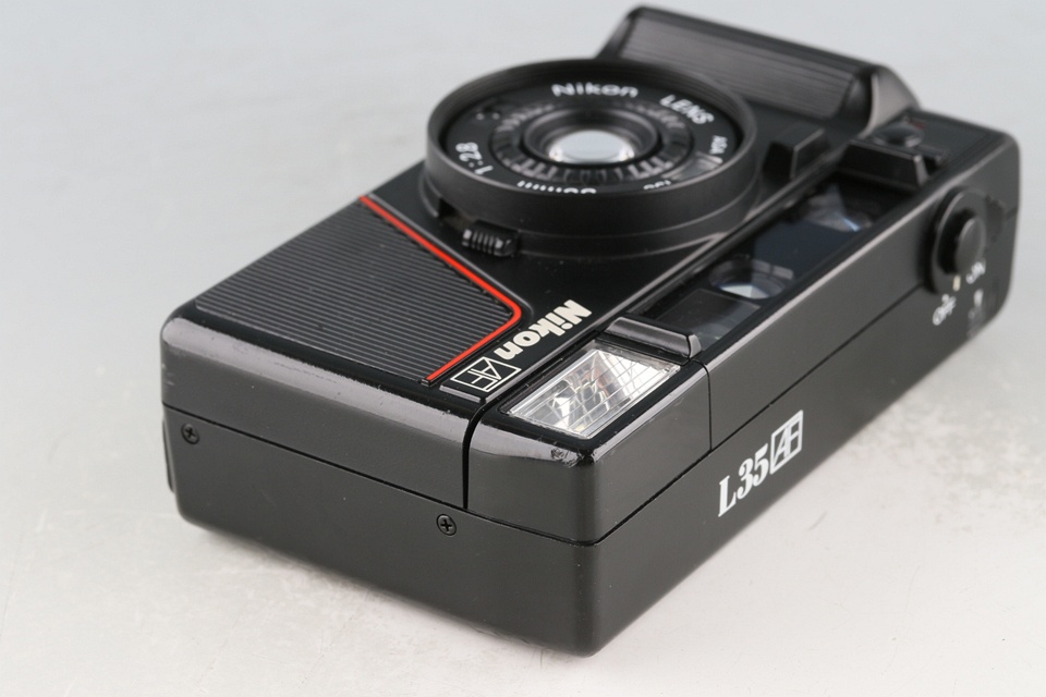 Nikon L35 AF 35mm Point & Shoot Film Camera #60869D5