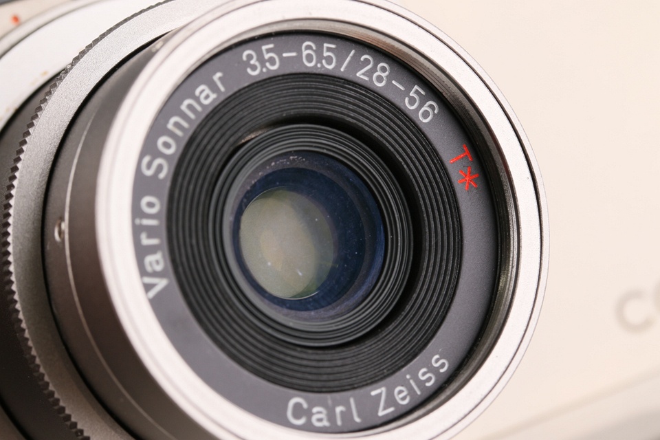 Contax TVS 35mm Point & Shoot Film Camera With Box #60922L8