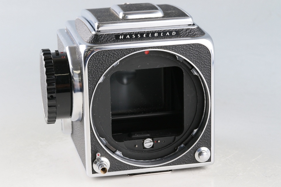 Hasselblad 500C/M + Carl Zeiss Planar T* 80mm F/2.8 C Lens + A12 #61735E1