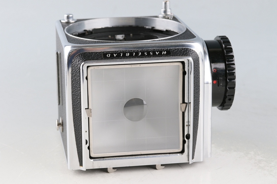 Hasselblad 500C/M + Carl Zeiss Planar T* 80mm F/2.8 C Lens + A12 #61735E1