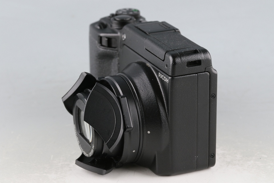 Ricoh GXR Digital Camera + P10 28-300mm F/3.5-5.6 VC Lens #62107E4
