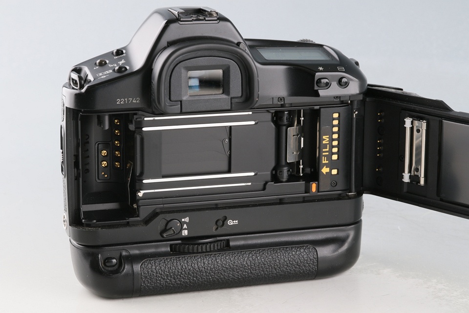 Canon EOS-1N DP 35mm SLR Film Camera #62209E1