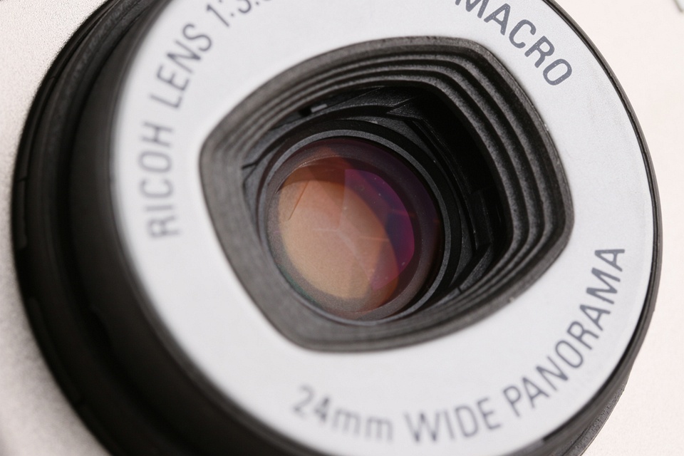 Ricoh R1s 35mm Point & Shoot Film Camera #62290G22