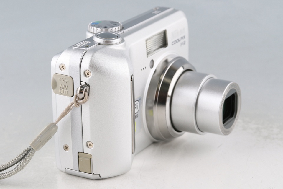 Nikon Coolpix P2 Digital Camera #62471I