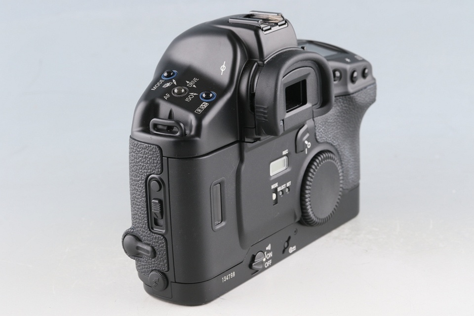 Canon EOS-1V 35mm SLR Film Camera #62658E2