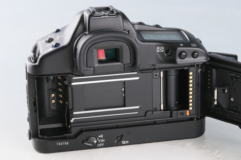 Canon EOS-1V 35mm SLR Film Camera #62658E2