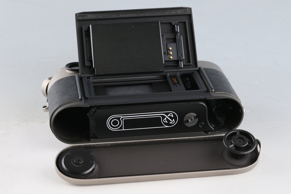 Leica M6 Titanium 35mm Rangefinder Film Camera With Box #63153L1