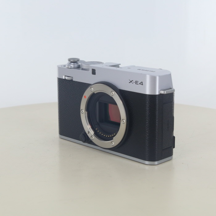 フジフイルム X-E4 ボディ シルバー
