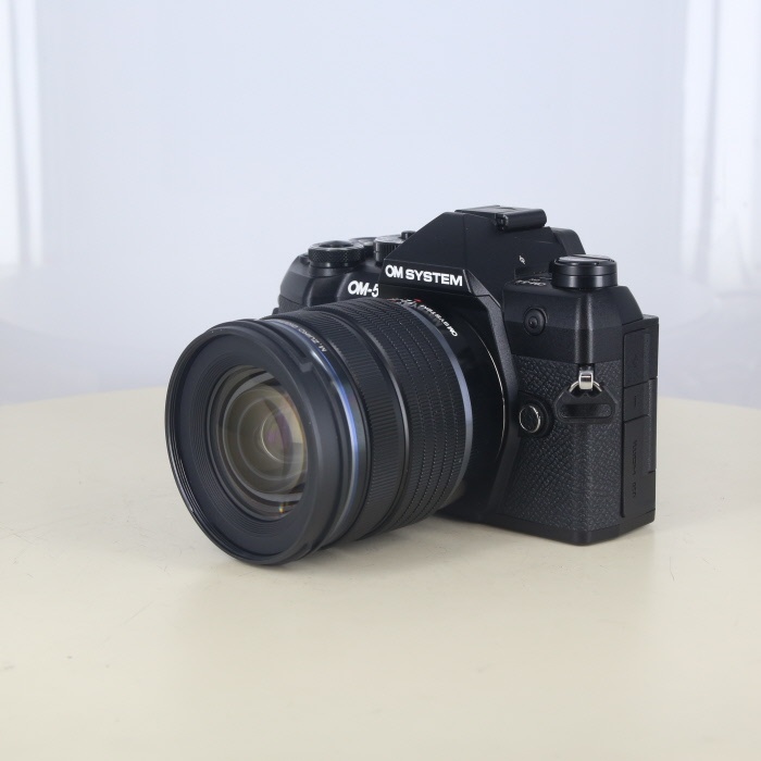 OM SYSTEM OM-5 MARKII 12-45/4.0 PRO レンズキツト ブラツク