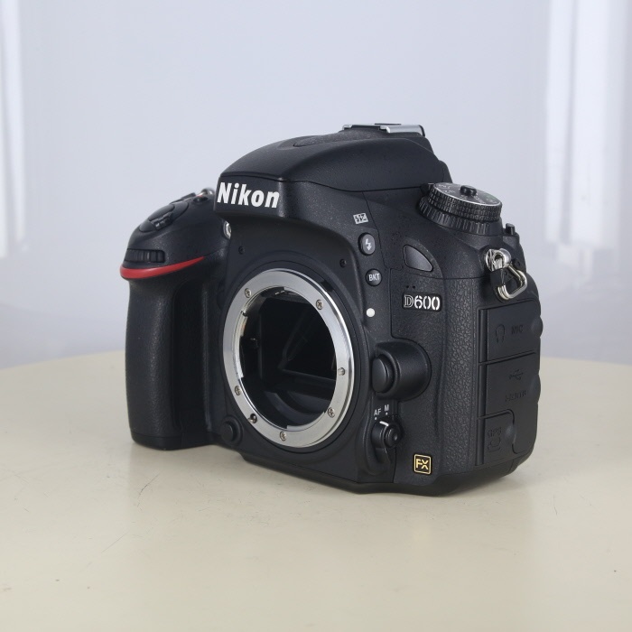 ニコン D600