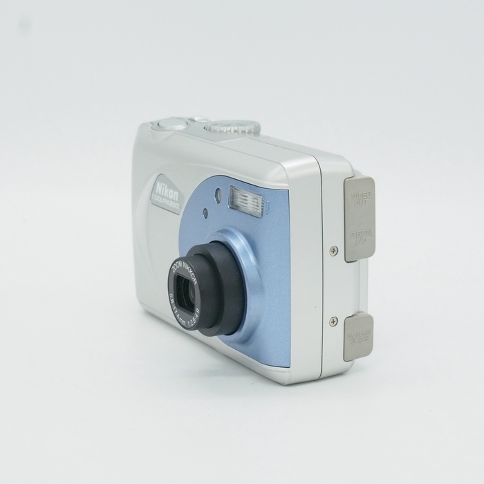 ニコン COOLPIX2000