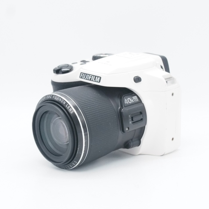 フジフイルム FinePix S8200 ホワイト