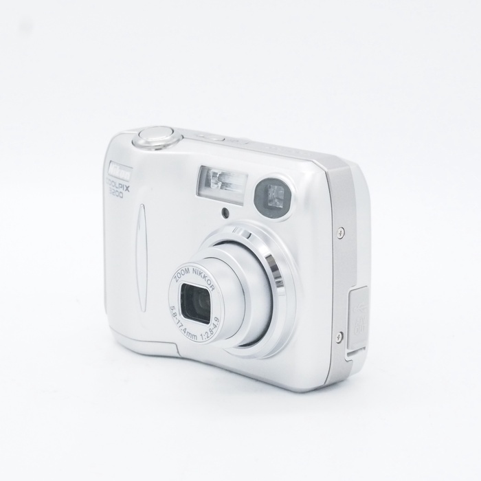 ニコン COOLPIX 3200 シルバー