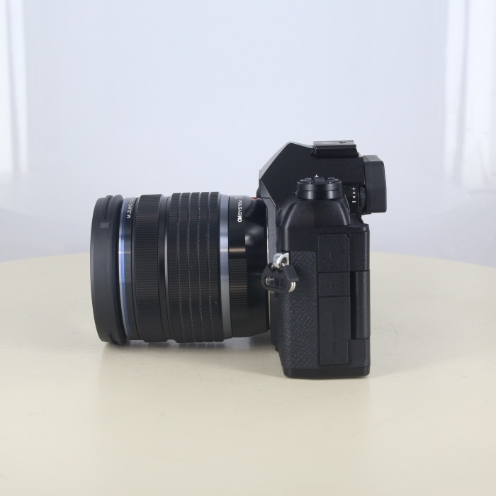 OM SYSTEM OM-5 MARKII 12-45/4.0 PRO レンズキツト ブラツク