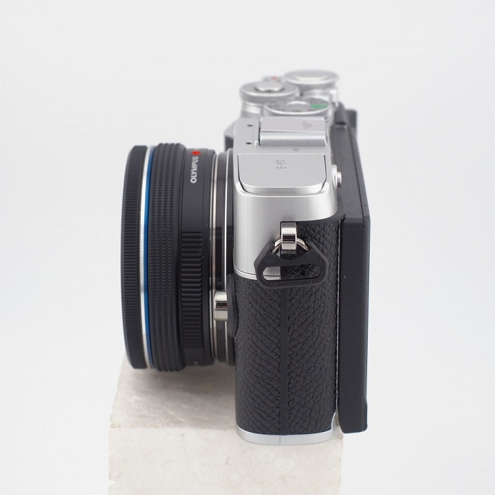 オリンパス E-P7+14-42EZ シルバー