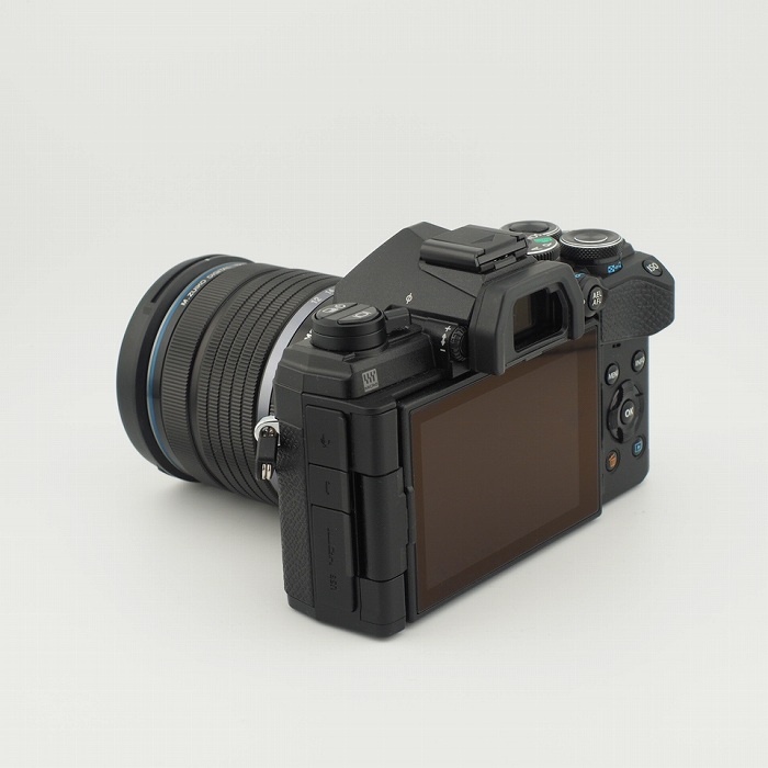 OM SYSTEM OM-5 12-45 PROレンズキツト ブラツク