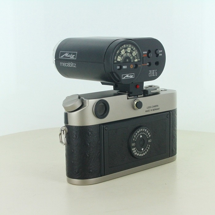 ライカ M6 チタン + ビオゴン 28/2.8(Lマウント改造) + メッツ製ストロボ
