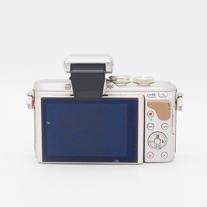 オリンパス E-PL8 ブラウン ※ボディ・バッテリーのみ